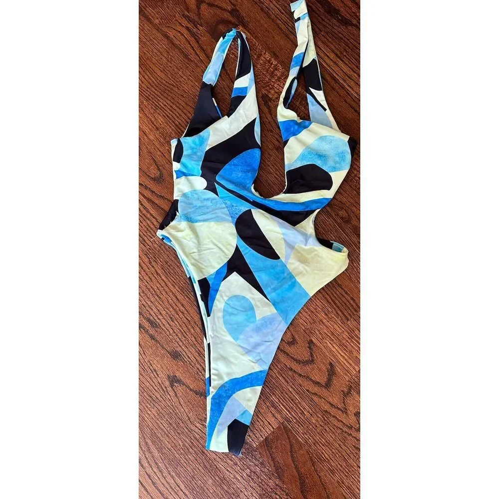 Abstract‎ Print One Piece Swimsuit Size Medium